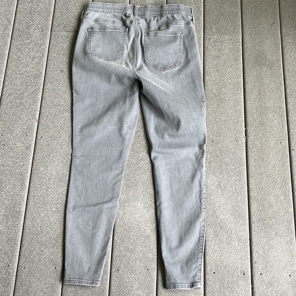 TORRID Gray High Rise Skinny Jeans 12R - Picture 4 of 10